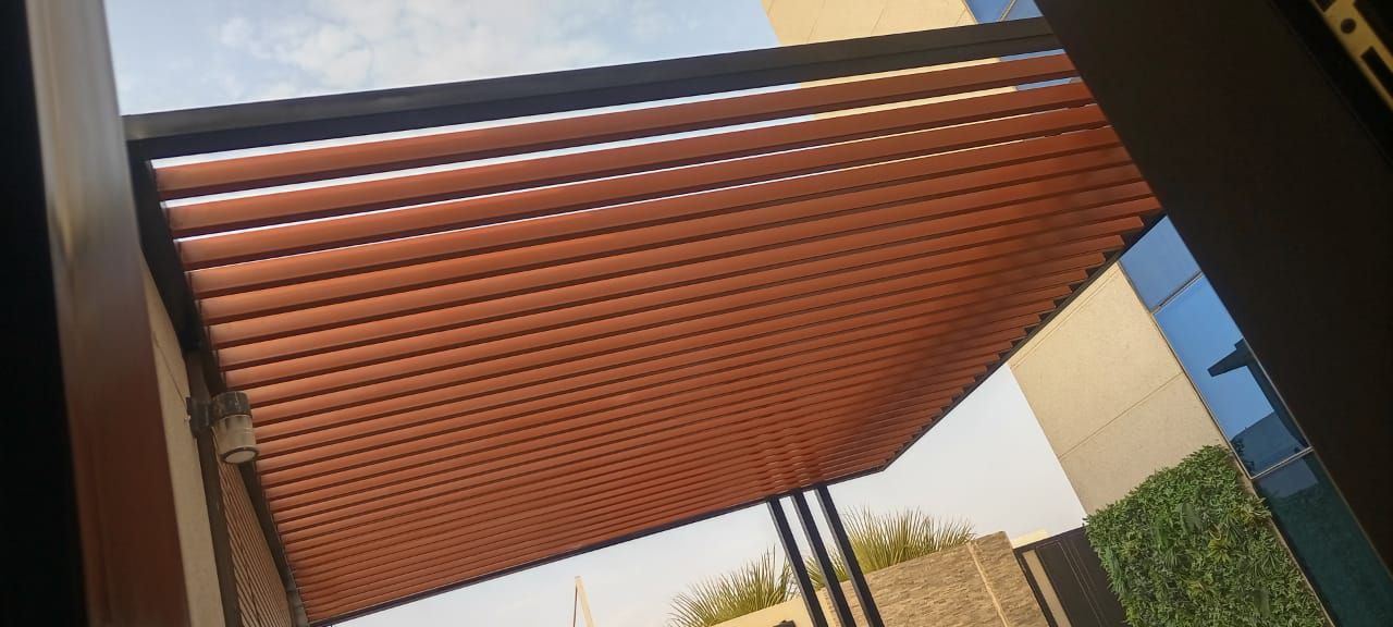 برجولات مع أرفف للزهور